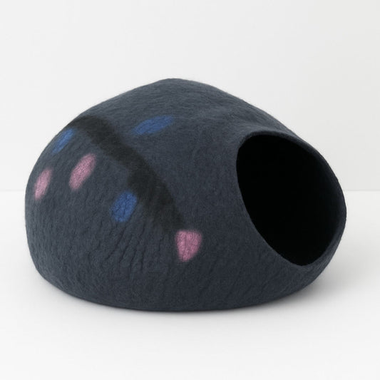 Luxury Felt Cat Cave – Handcrafted Wool Retreat – Burnt Sienna